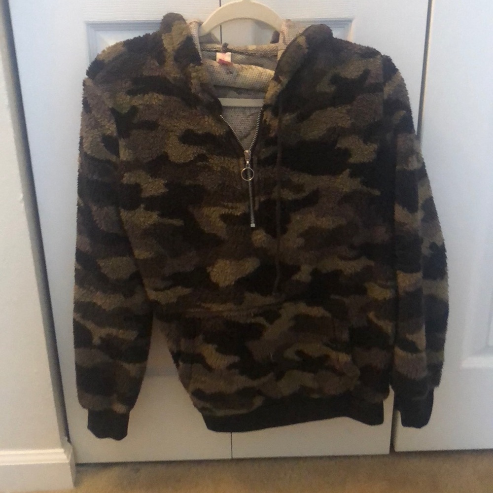 Camo Sherpa